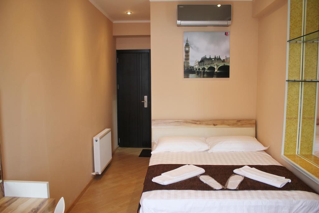 Hotel London Palace Tbilisi Room photo